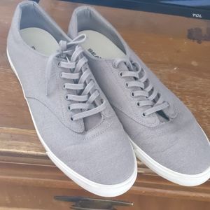 Mens casual shoes
